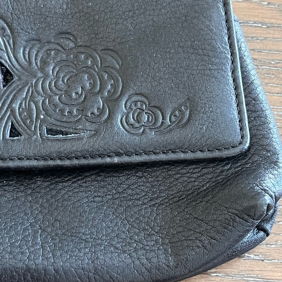 Fossil Black Floral Embossed Leather Key Pouch Wallet with ID Card Holder - Picture 4 of 11